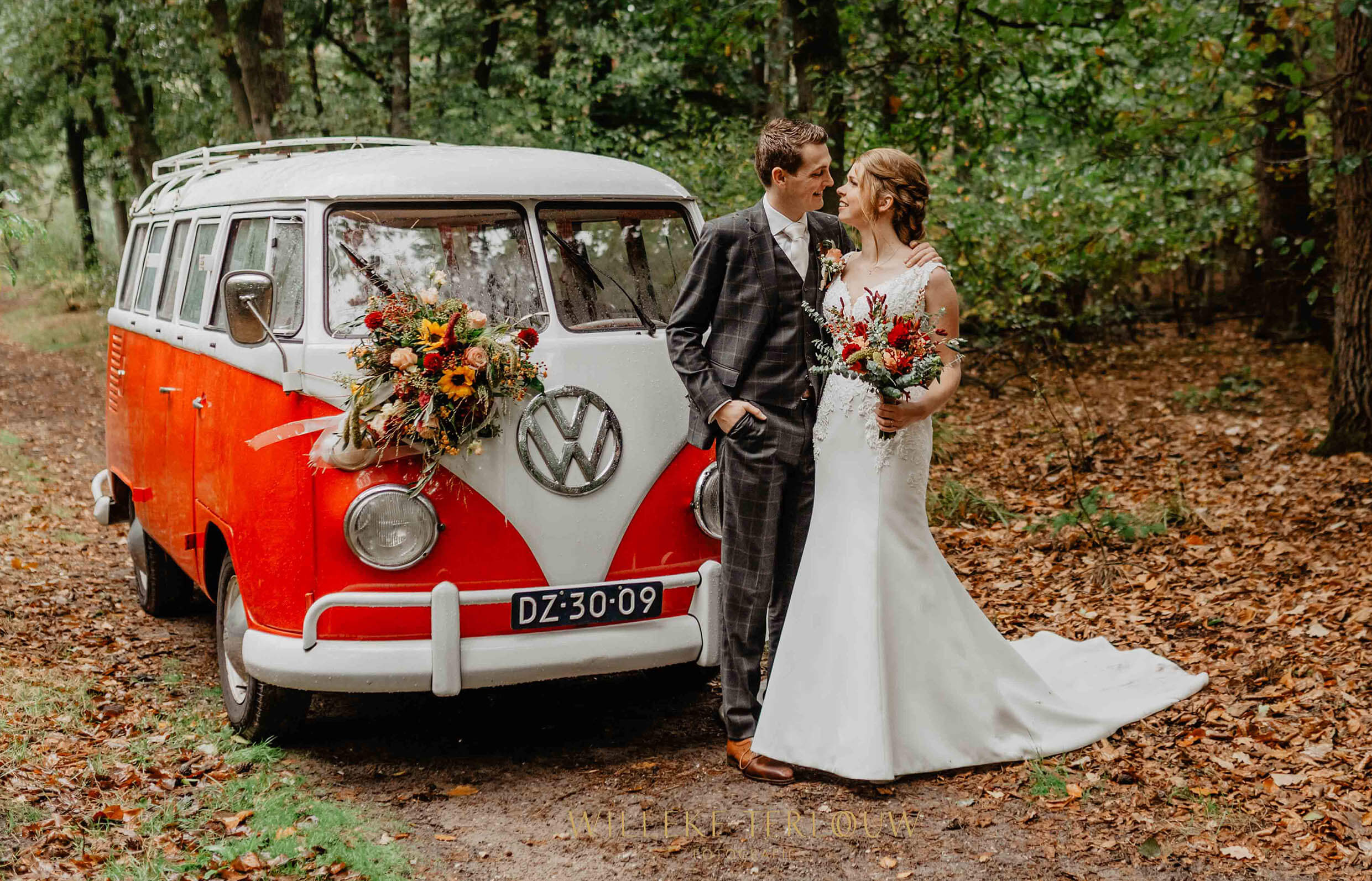 DVWB T1 VW trouwbus Red Velvet2 Header slider
