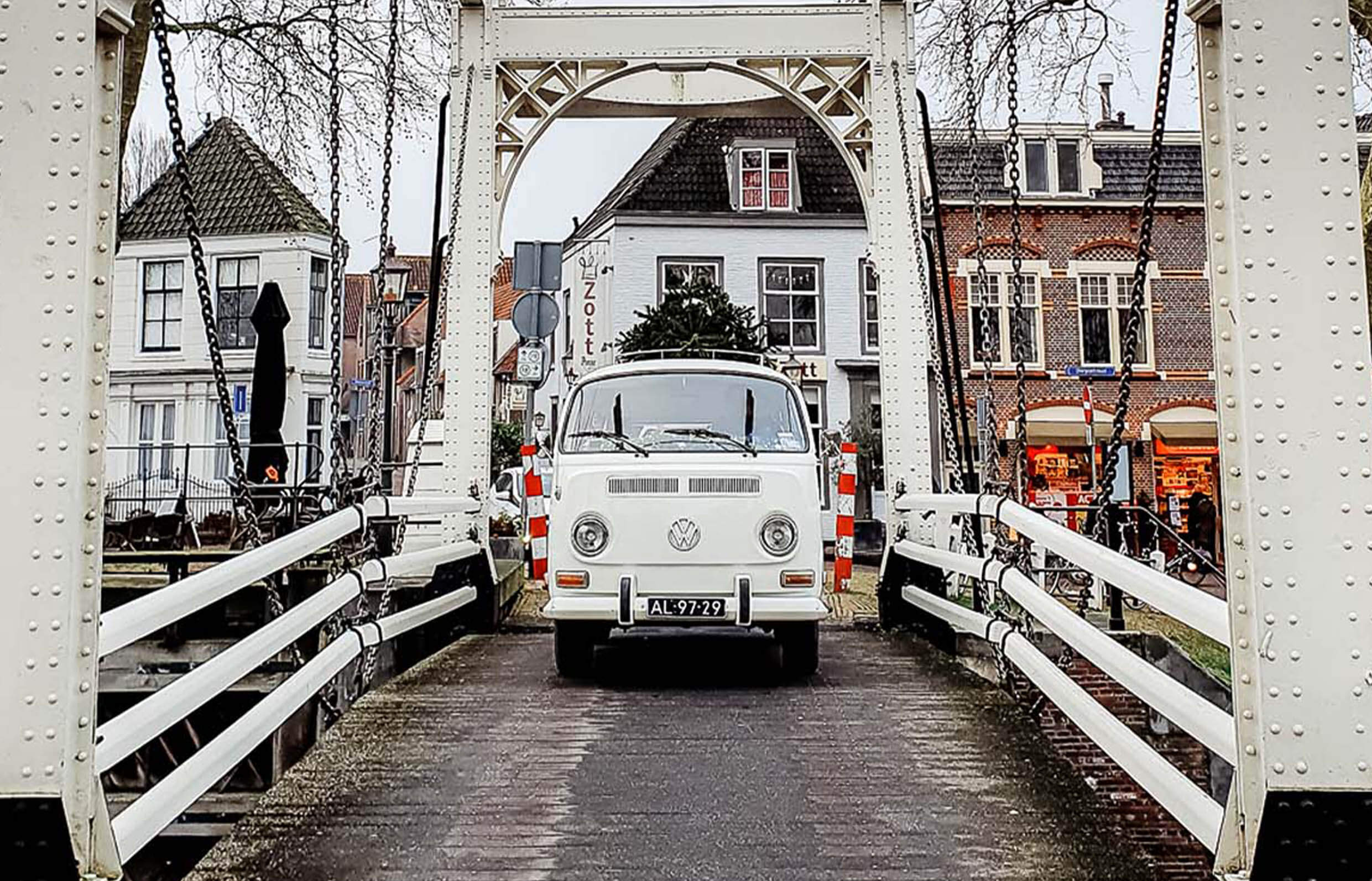 DVWB T2 VW busje Miss White1 Header slider